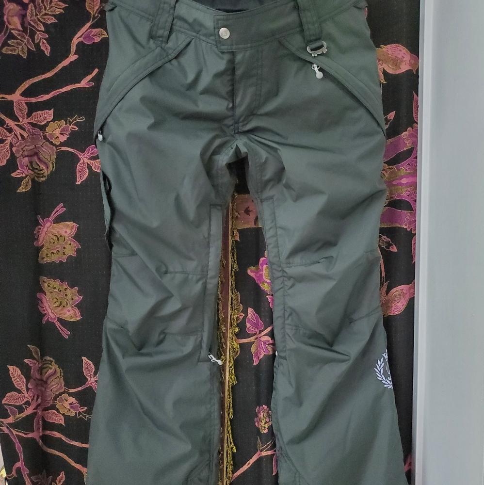 Betty Rides snowboarding pants EUC